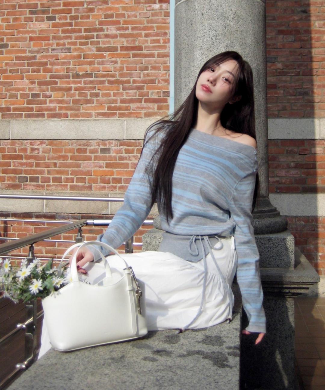 바시카 오프숄더 스트라이프 니트 (그레이)