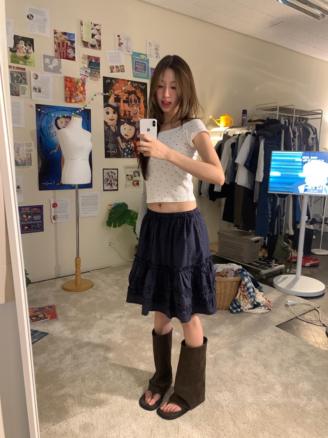 checkered frill skirt