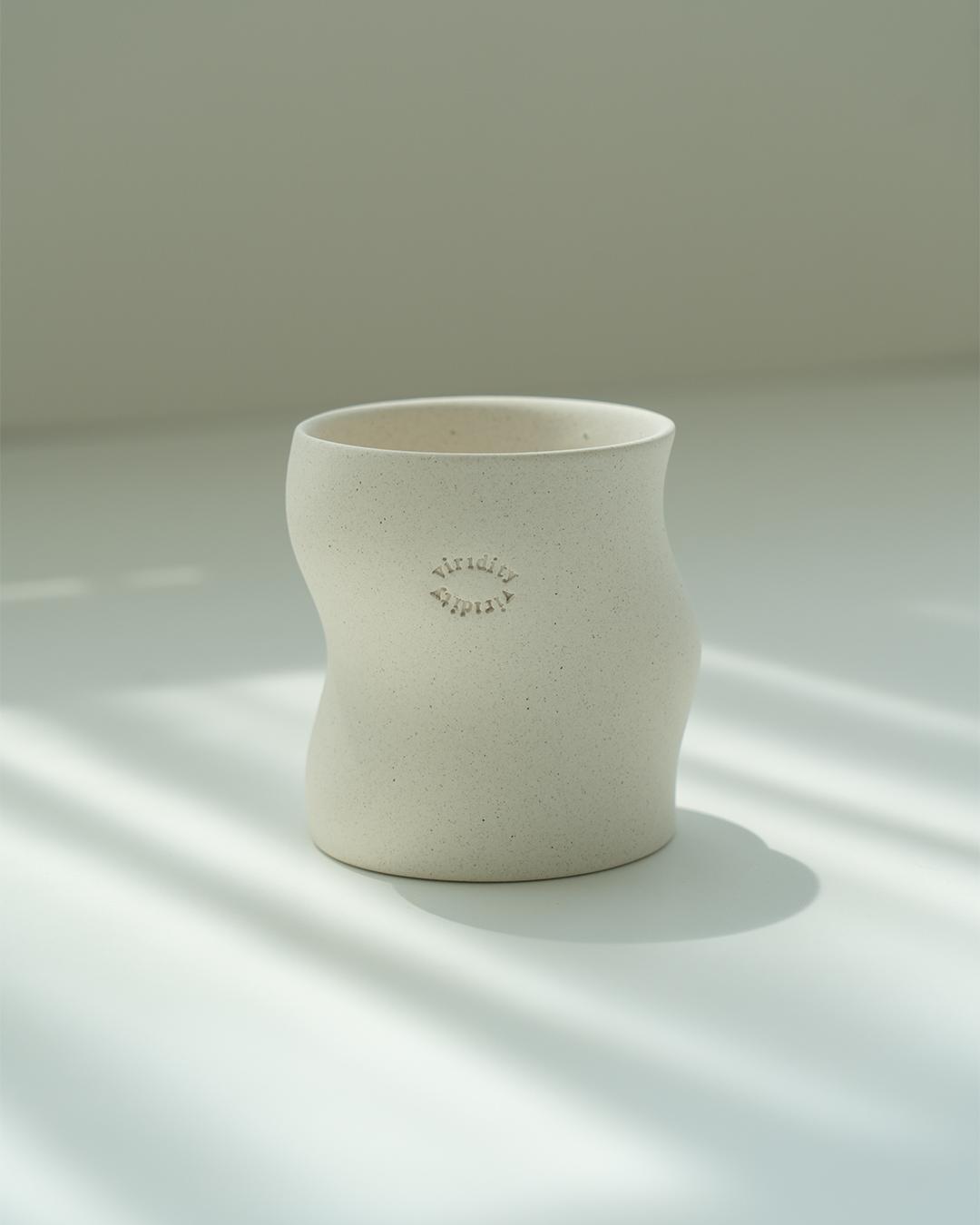 Wave Pot _ Lily White