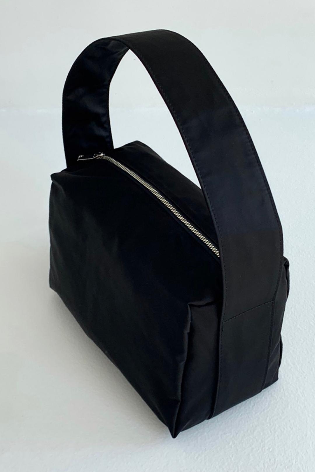 EASY SQUARE BAG BLACK 3/10부터 순차발송