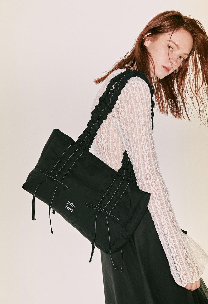 [black, grey 2차 2/27일 예약배송] Butterfly shoulder bag Medium _3colors