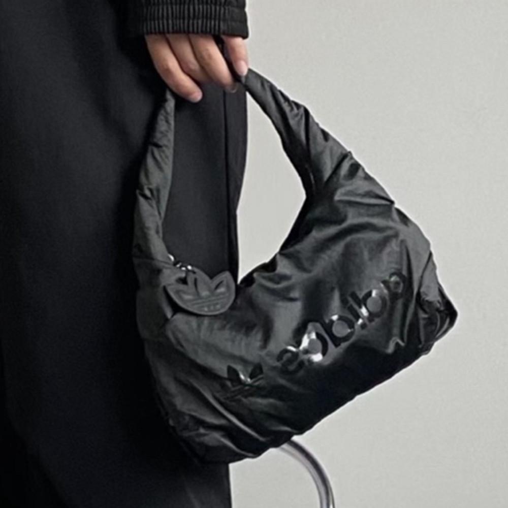 아디다스 사틴 스몰 숄더 백 호보백 미니백 블랙 IB9048