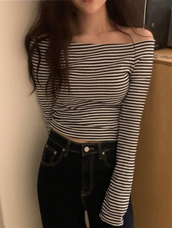오프숄더 스트립 티셔츠