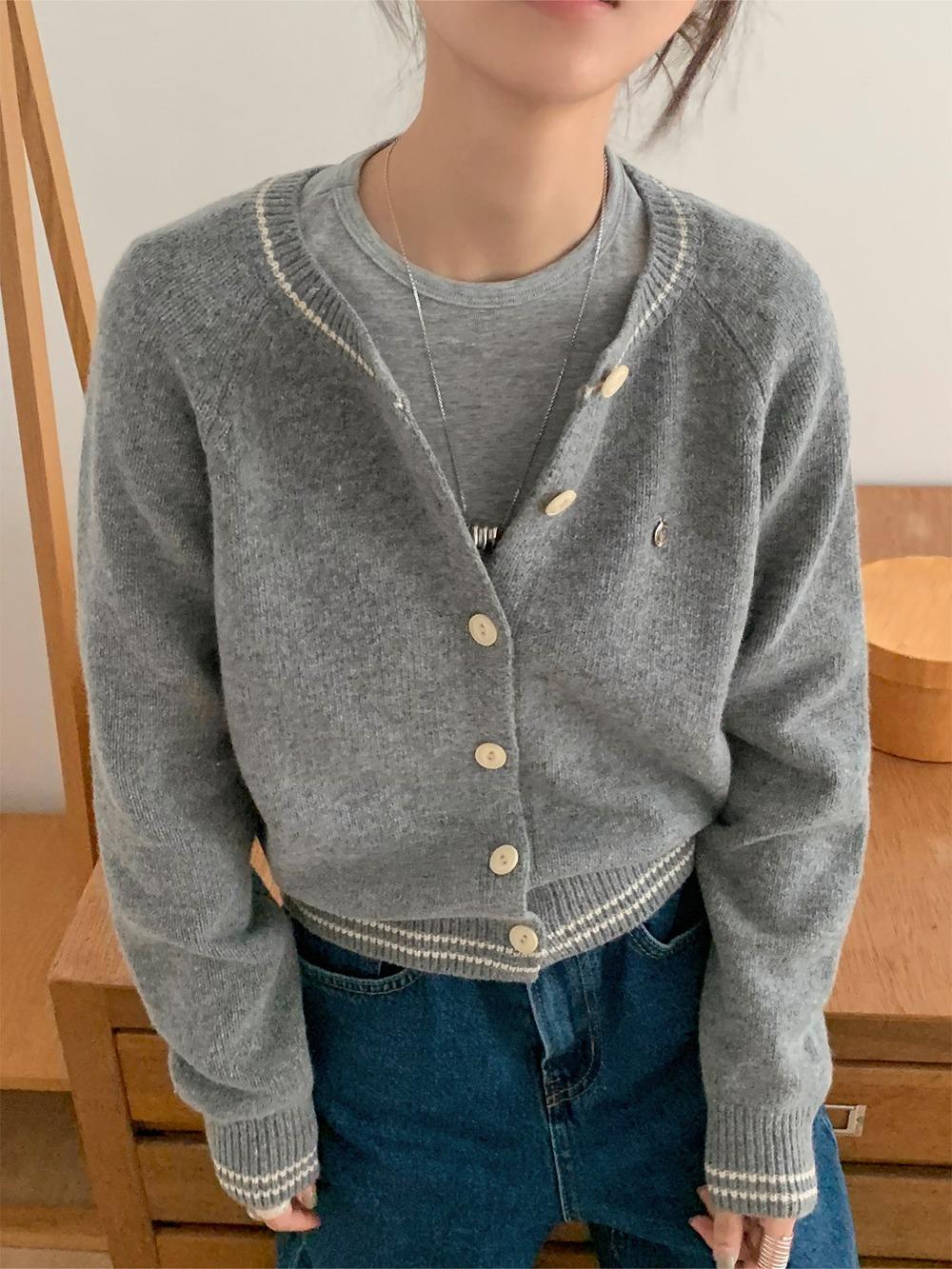 그레인 울 단추 가디건