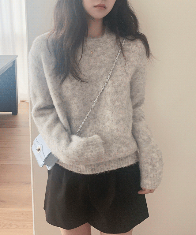 플러피 모헤어 보카시 라운드넥 루즈핏 울니트 (3color)