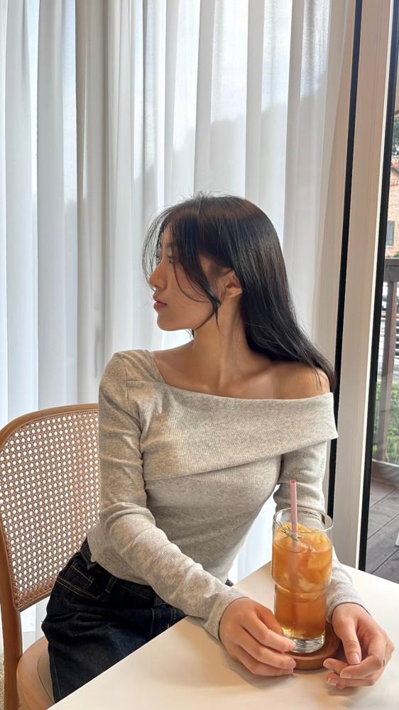 [3color-그레이 주문폭주]여리원오프t (오프숄더티, 가을긴팔티)