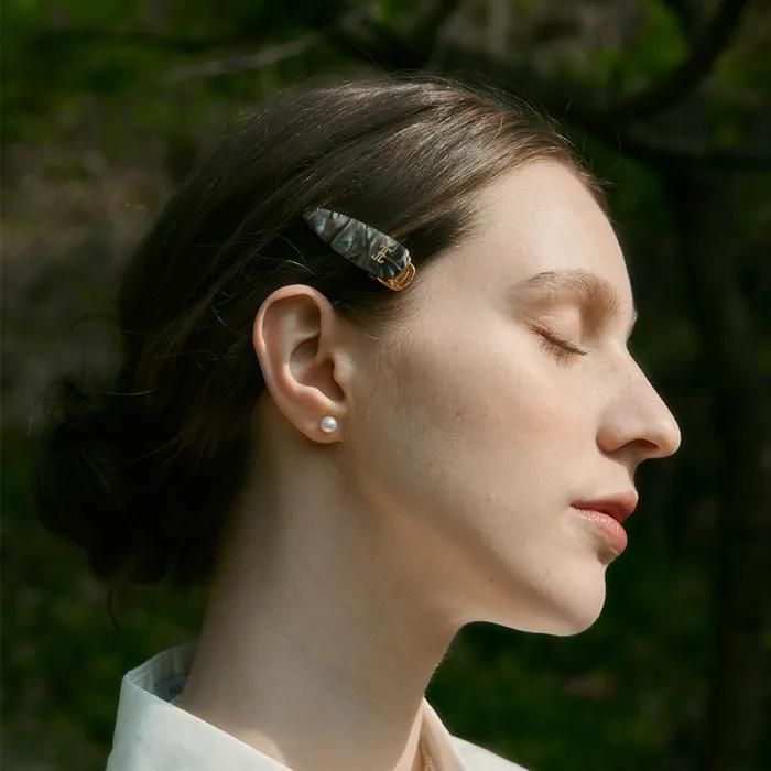 CLASSIC LOGO MINI HAIR PIN [GRAY]