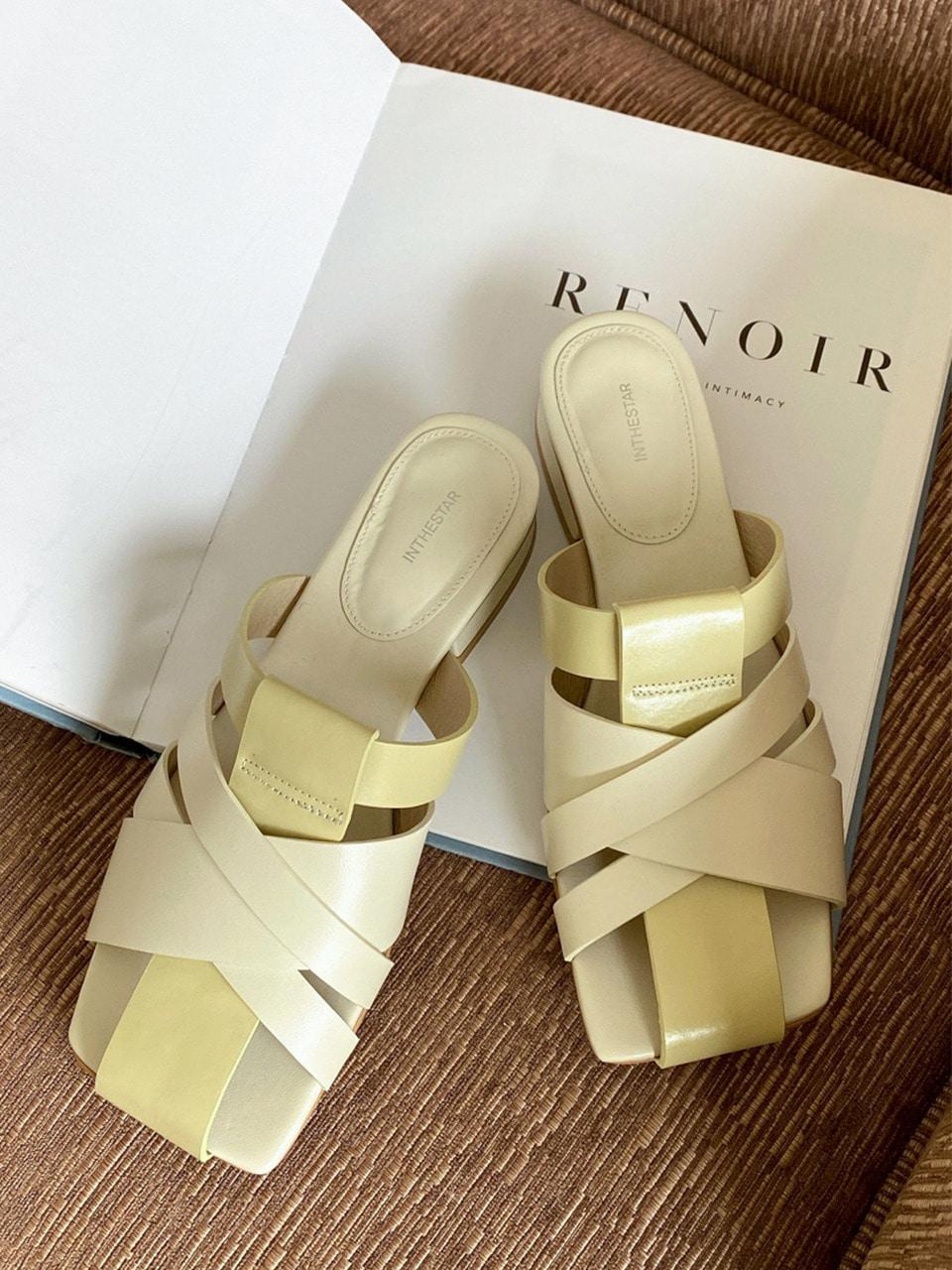 IS_221344 Weaving Mule Sandals (2colors)