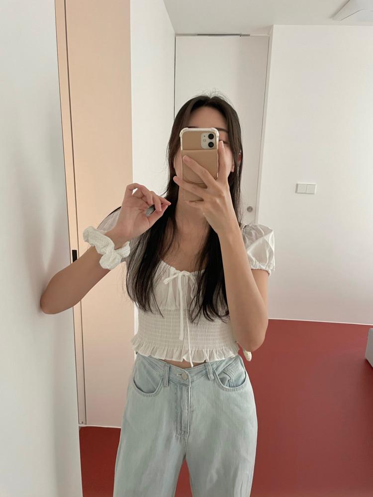 fed BL [ 스모크 리본 퍼프 셔링 크롭 블라우스 ] (제제마켓)