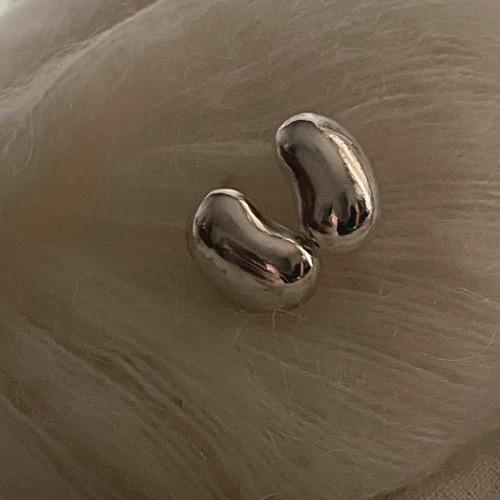 Dear pebble earring silver