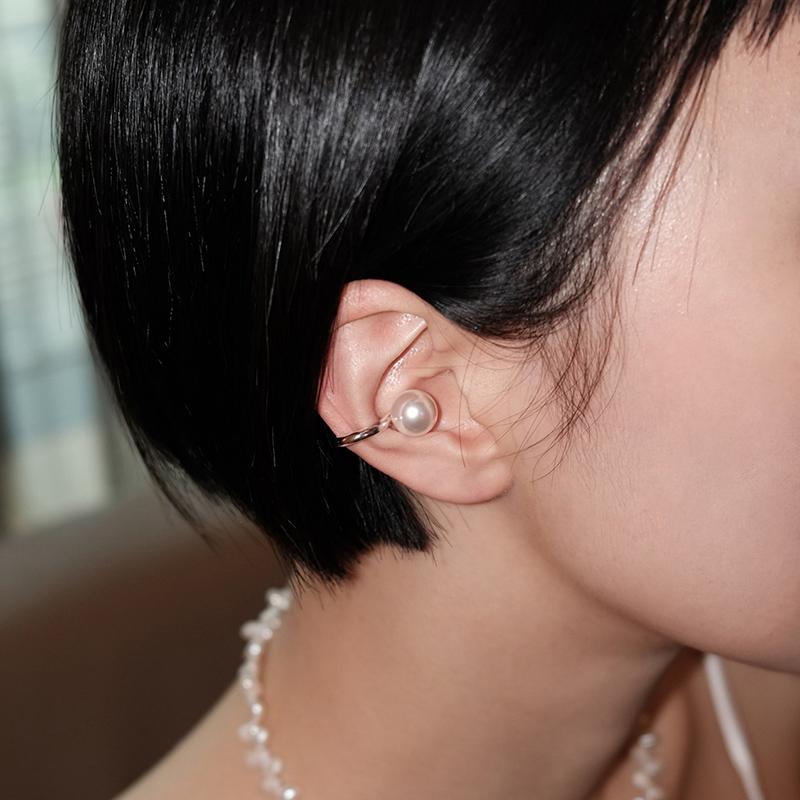 Pearl earcuff