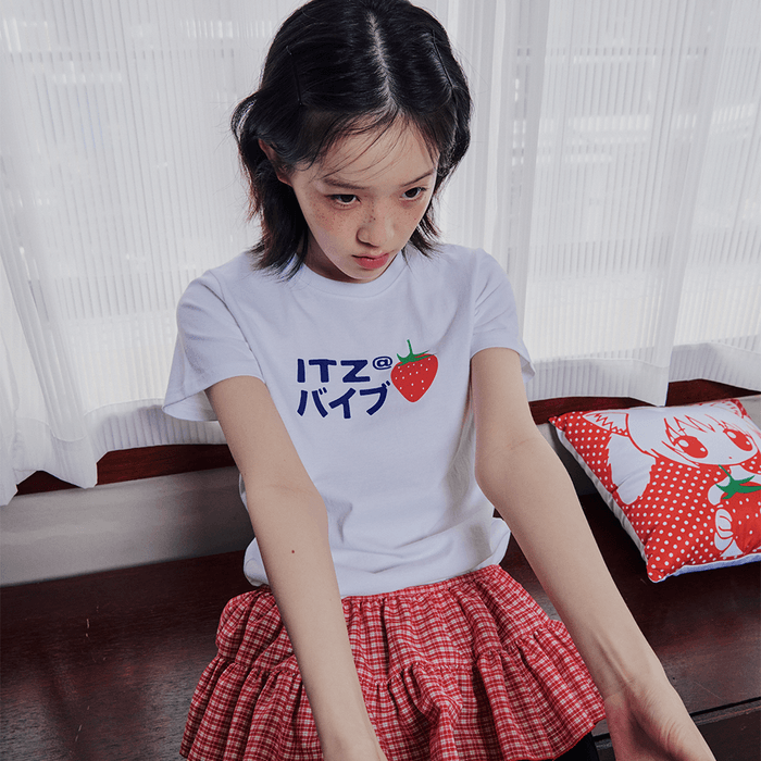 STRAWBERRY LOGO SLIM T SHIRT - WHITE