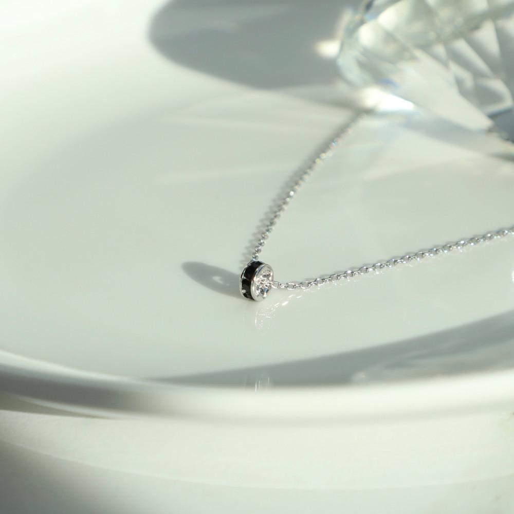 블랙 스왈 큐빅 스와로브스키 써지컬 목걸이