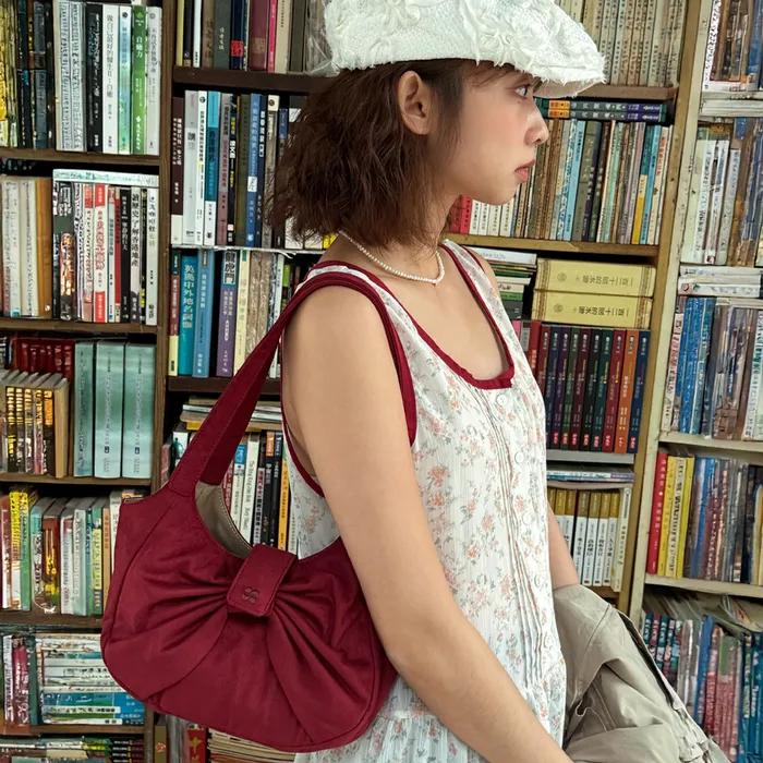 Suede ribbon loopie bag_Red(OC25-ACC01)