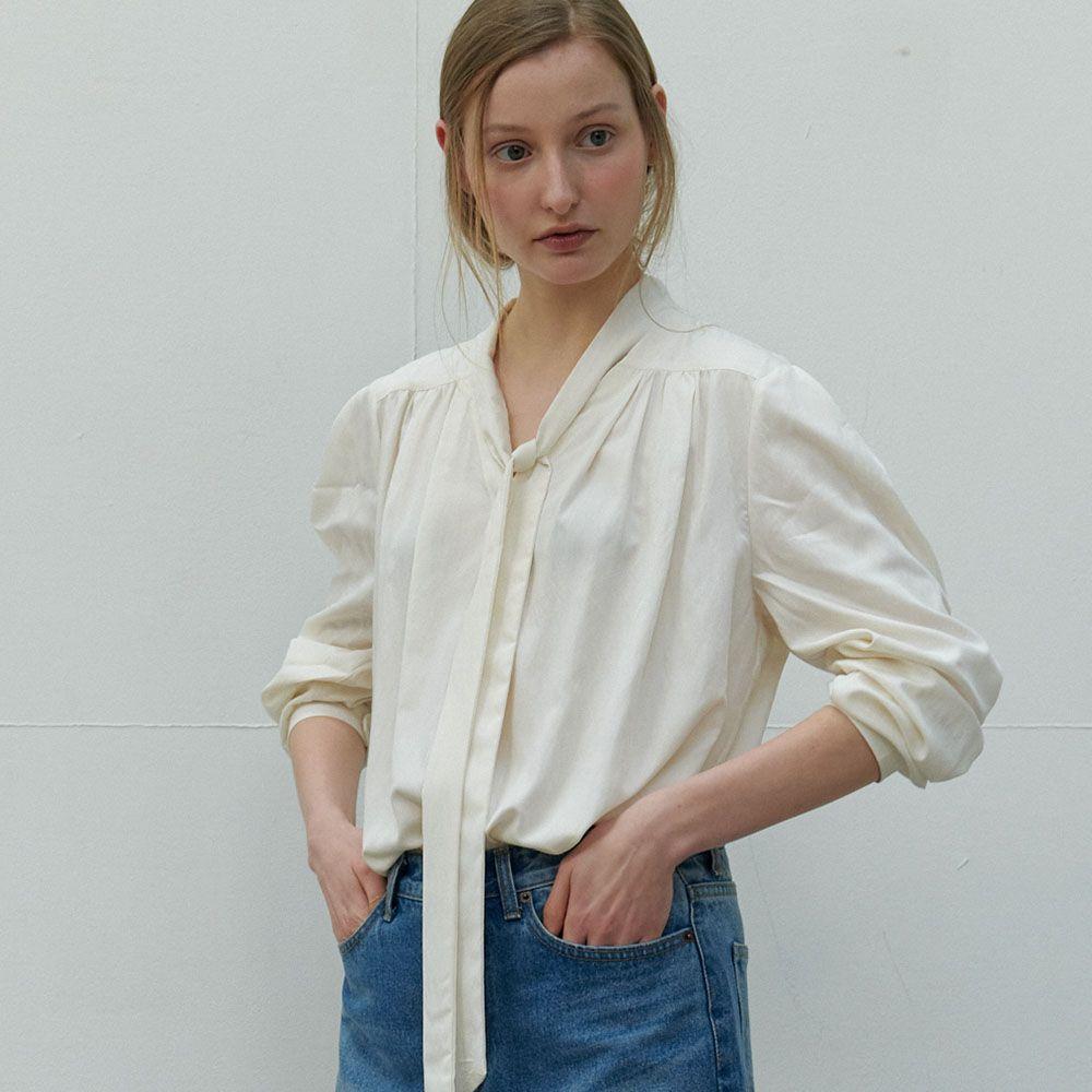 [29CM단독]TIE SHIRRING POINTED BLOUSE - 3COLOR