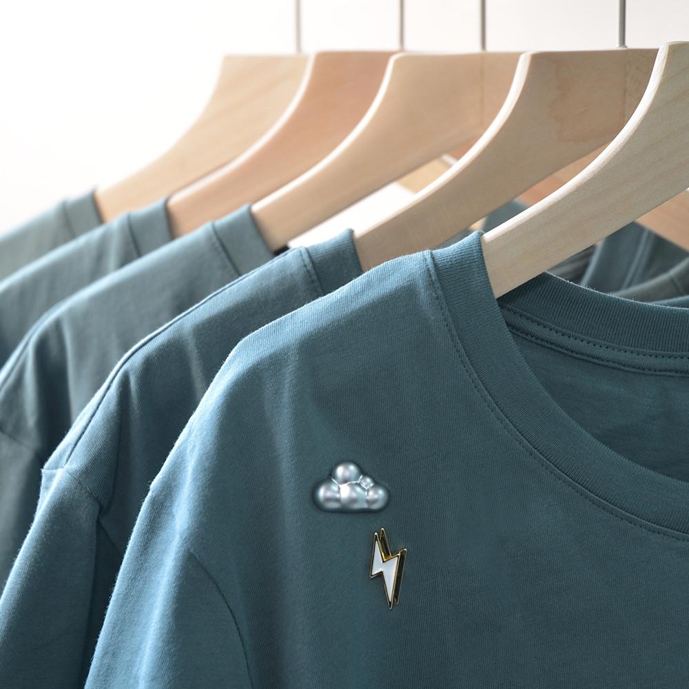 메타모포스 벨기에 핀뱃지 구름