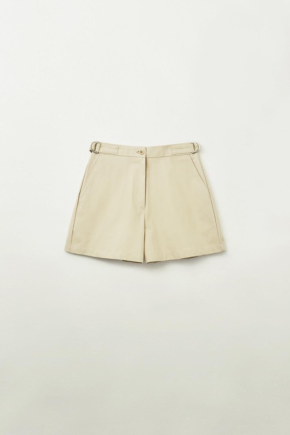 Buckle shorts pants (Beige)