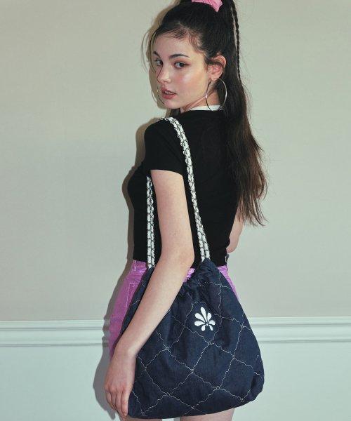 포피 데님 퀼팅 체인 숄더백 블루