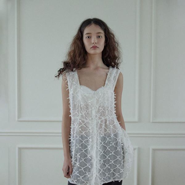 [4/18(목) 예약배송] Ribbon buister / White