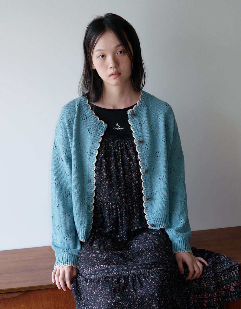 [Thursday Island]_T256MCD322W_플라워 자수 라운드넥 가디건