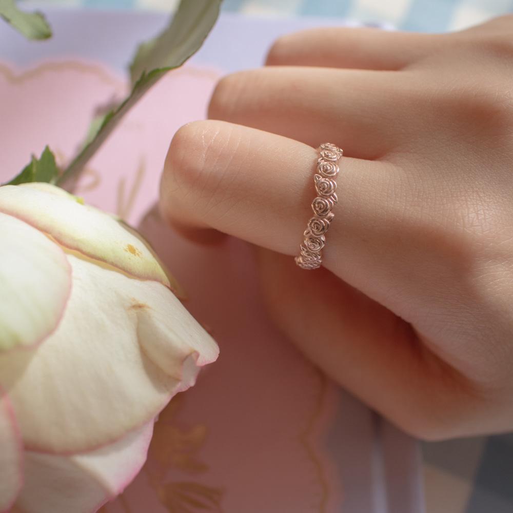 Little rose ring