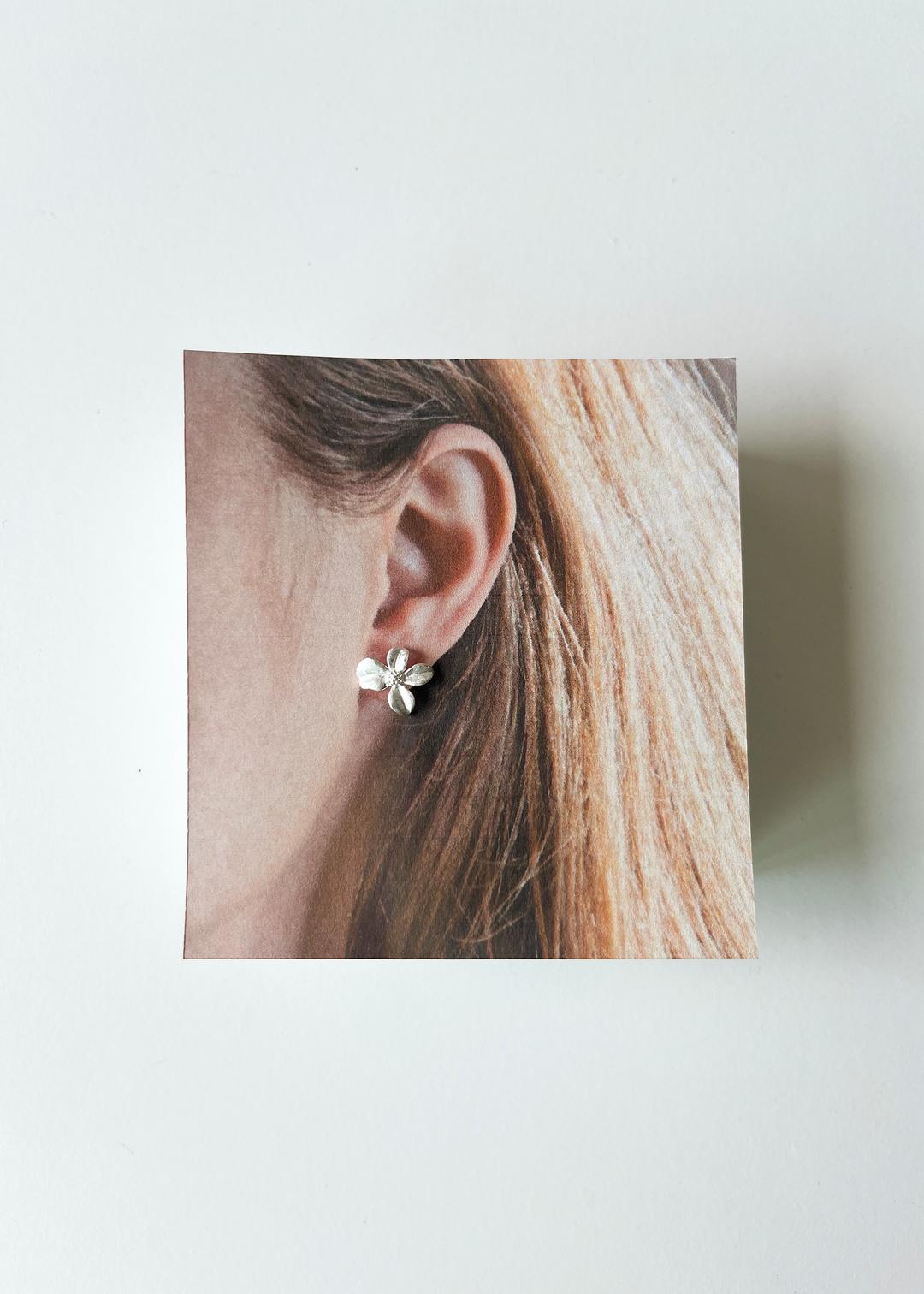 Lily earring