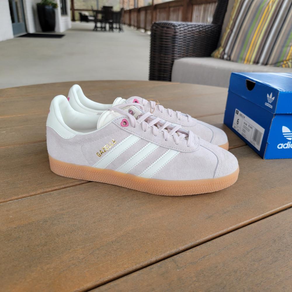 아디다스 우먼스 가젤 발렌타인 데이  퍼티 모브 핑크