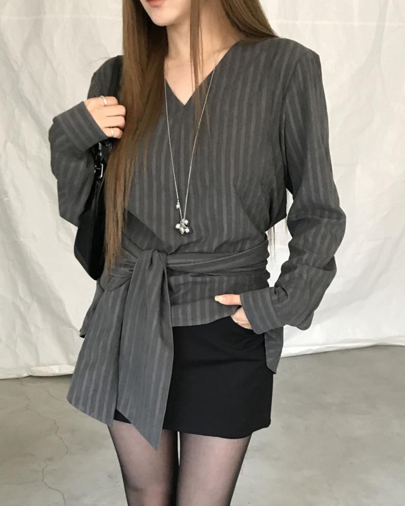 [차콜당일] nuese 누즈 24FW 샌드 랩 블라우스