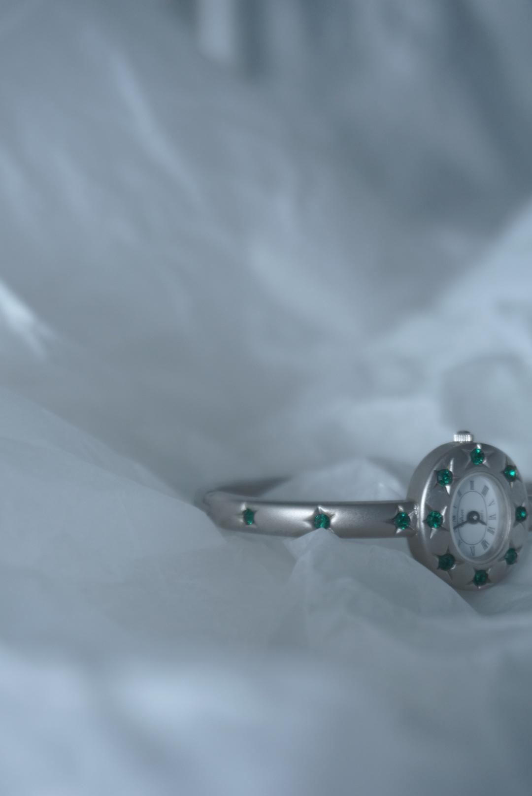 green star **watch