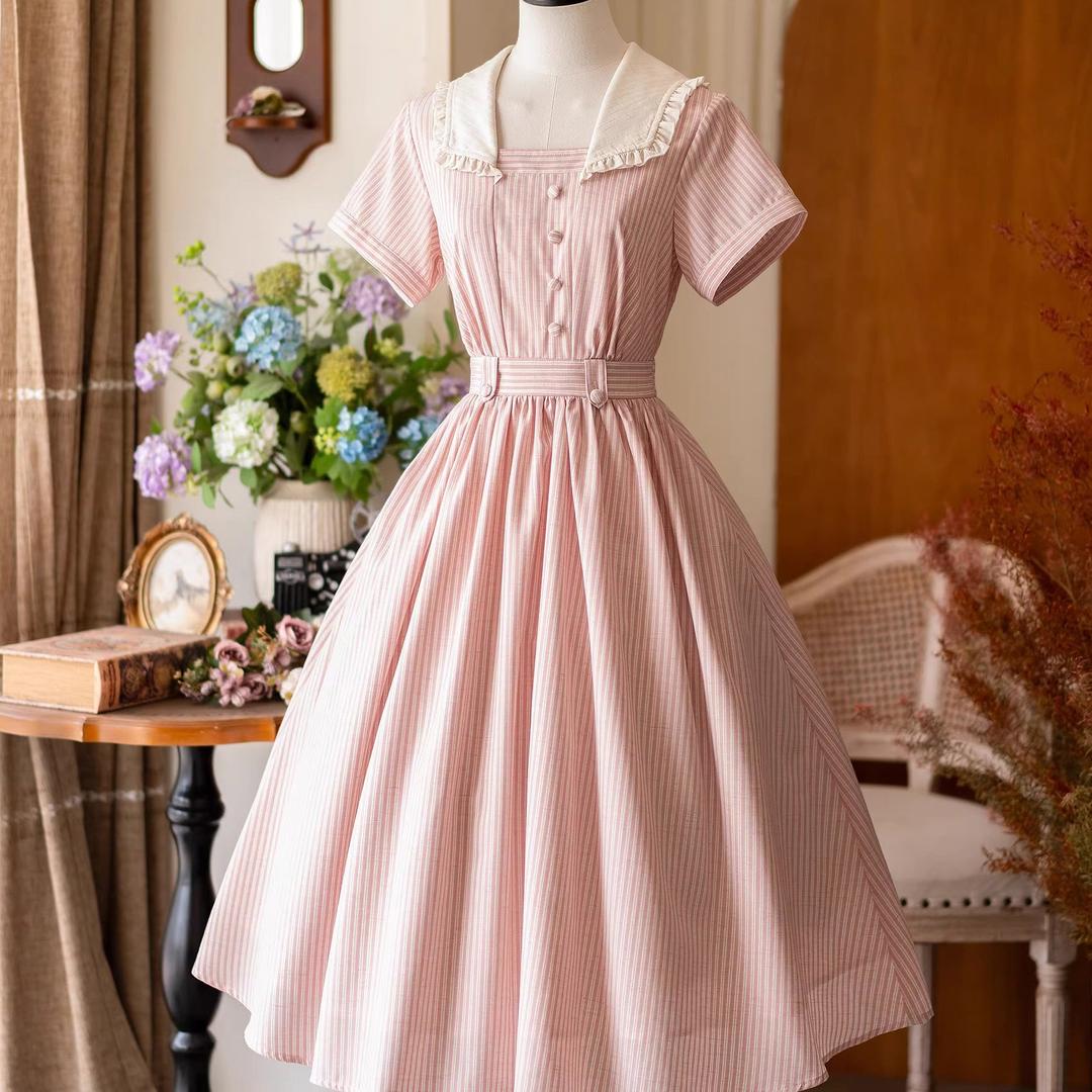 桜色の縦縞クラシカルワンピース - Sサイズ