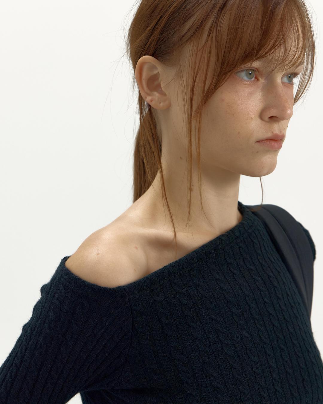 [2 COLOR] ONE SHOULDER UNBALANCED KNIT TOP_BLACK