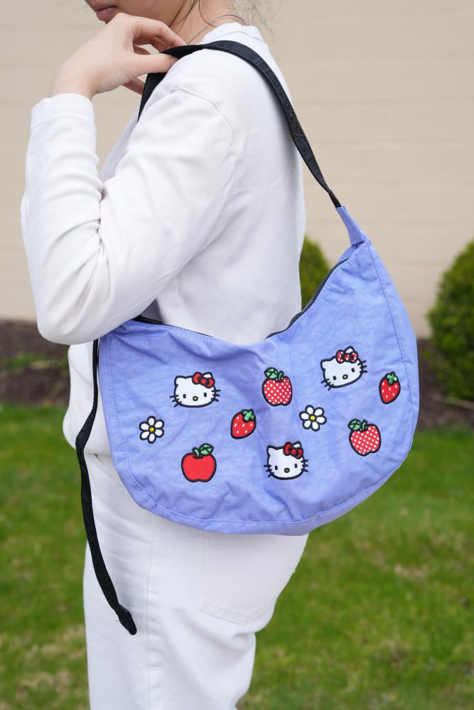 BAGGU X 헬로키티 콜라보 그레센트 백 미디움