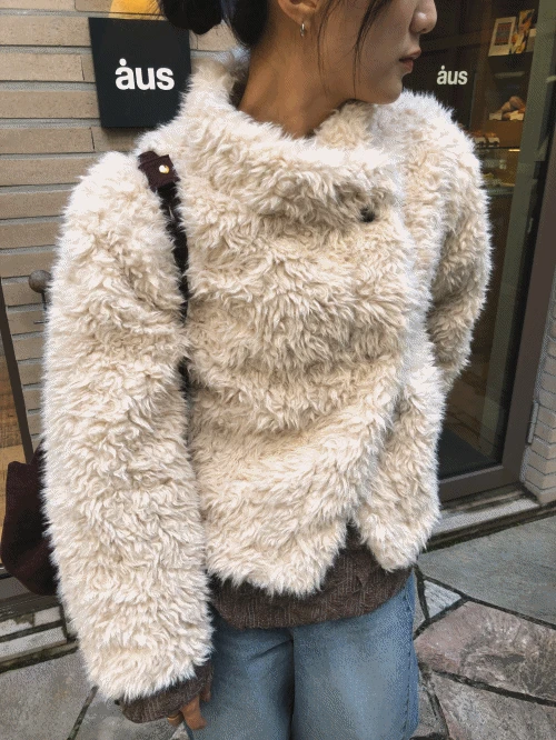 하이넥 퍼 자켓