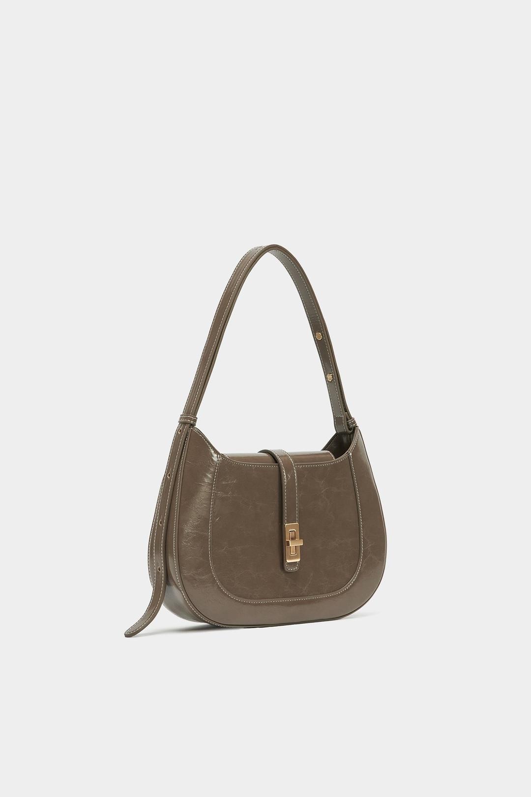 Atelier Classic · Amanda M