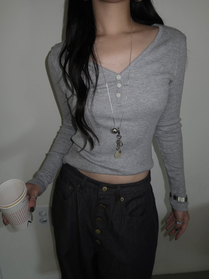 Button v neck long sleeved T