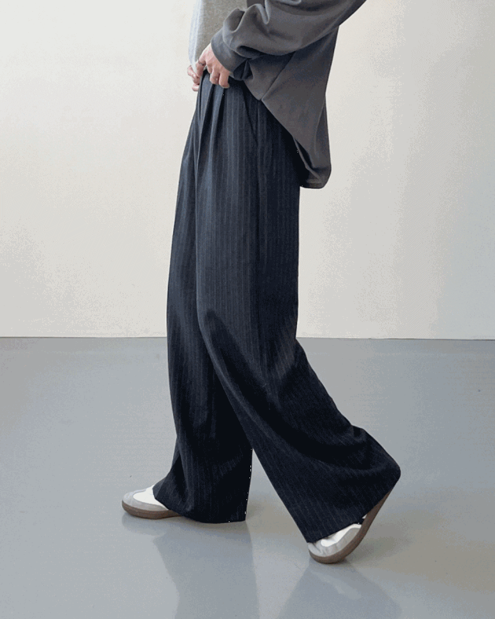 로빈 스트라이프 와이드 슬랙스 팬츠 (2 color)