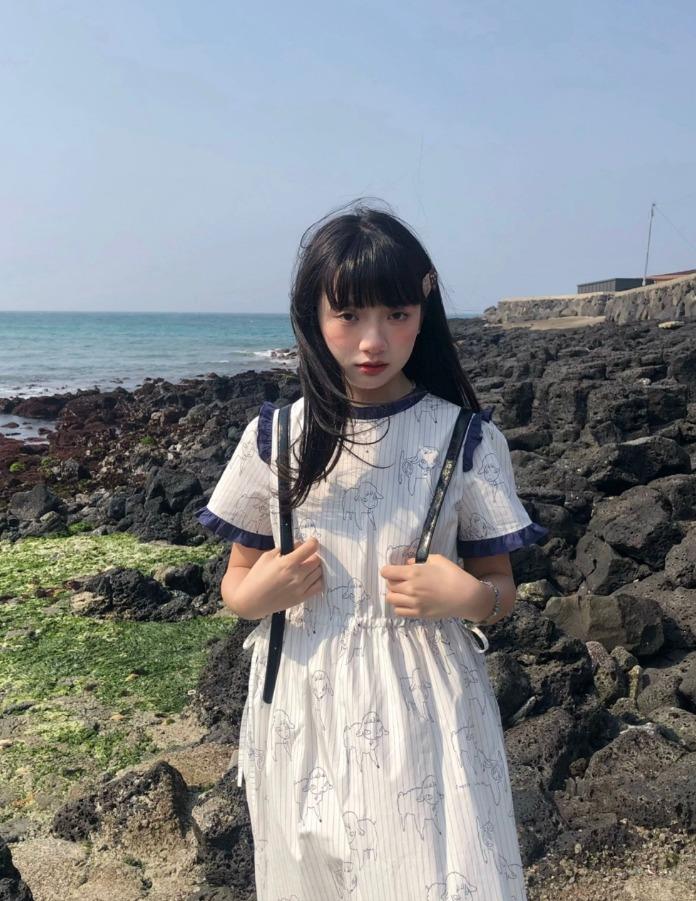 Hey Shan 화가 난 양 프린팅 스트라이프 원피스 (화이트)