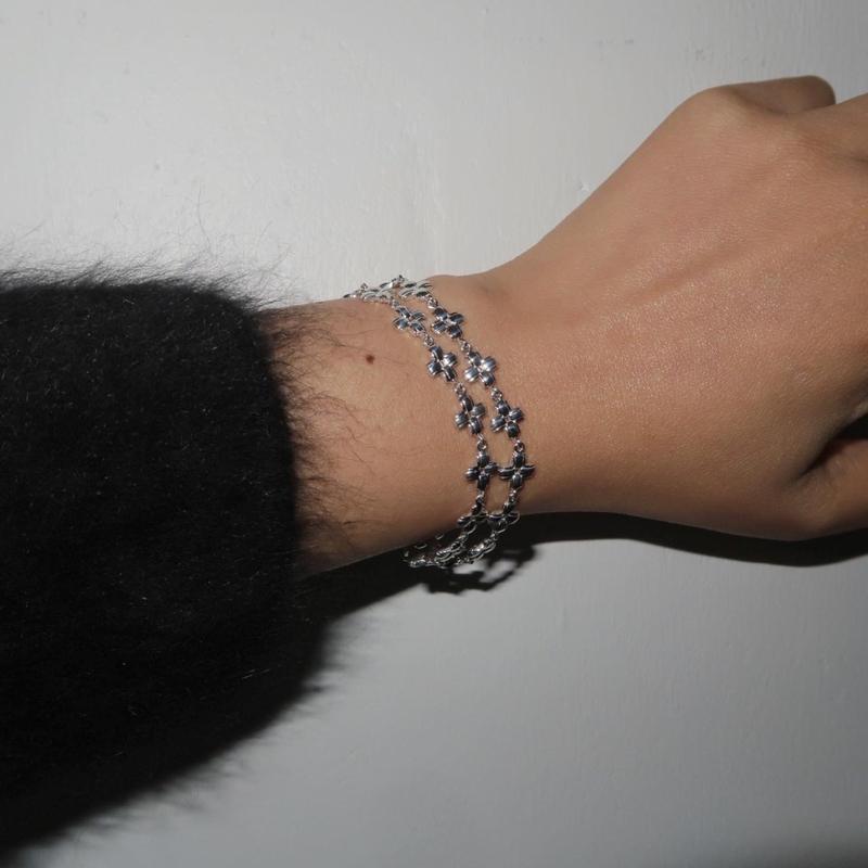 SMALL LAYERED CROSS CHAIN BRACELET