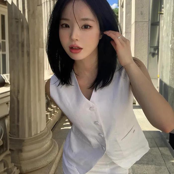 Corn linen sleeveless vest - white