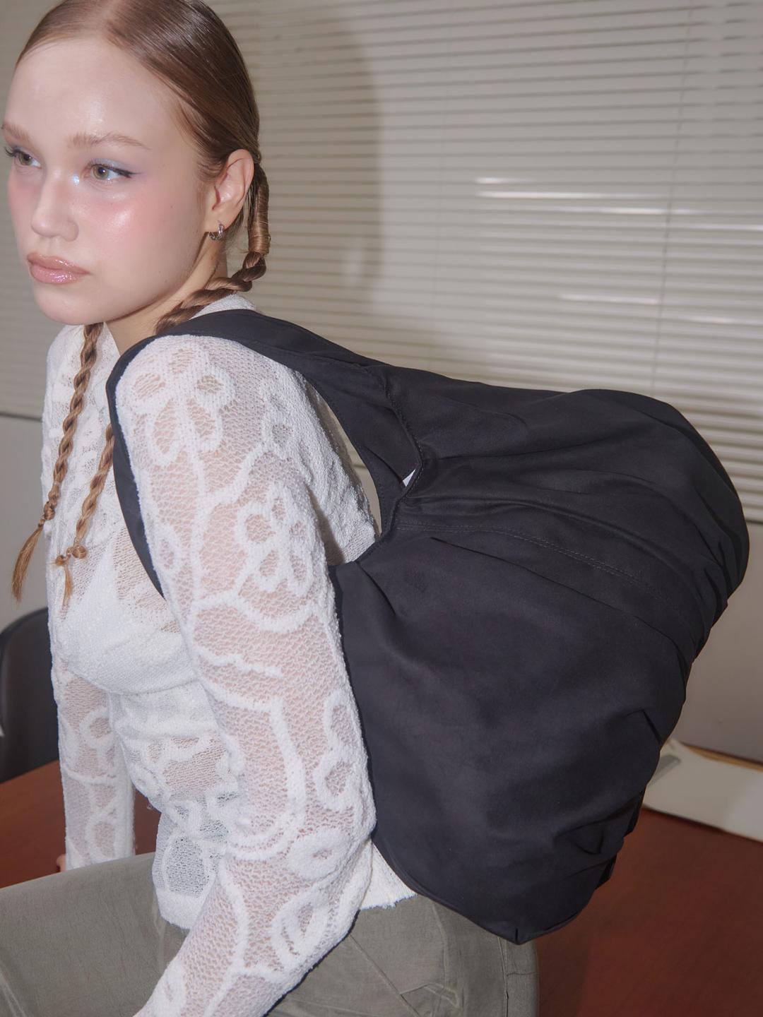RUSTLING SHOULDER BAG [SUEDE BLACK]