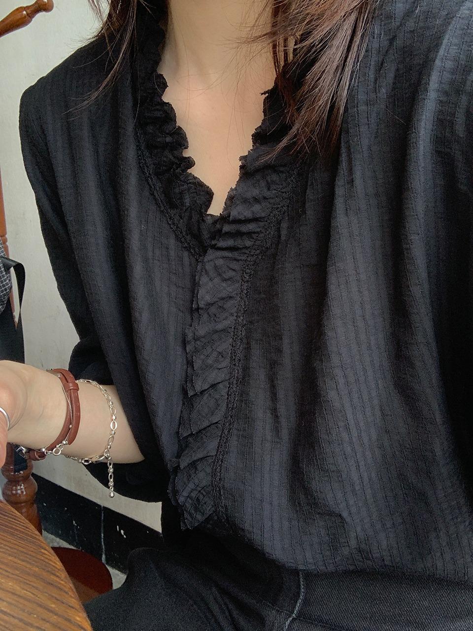Linkle Curly Blouse _ Black