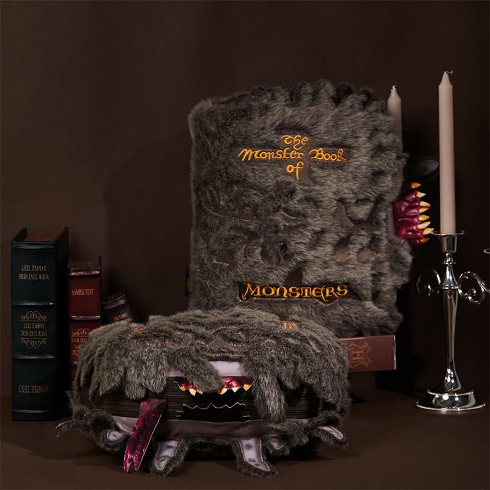 CGV 씨네샵 해리포터 몬스터북 쿠션