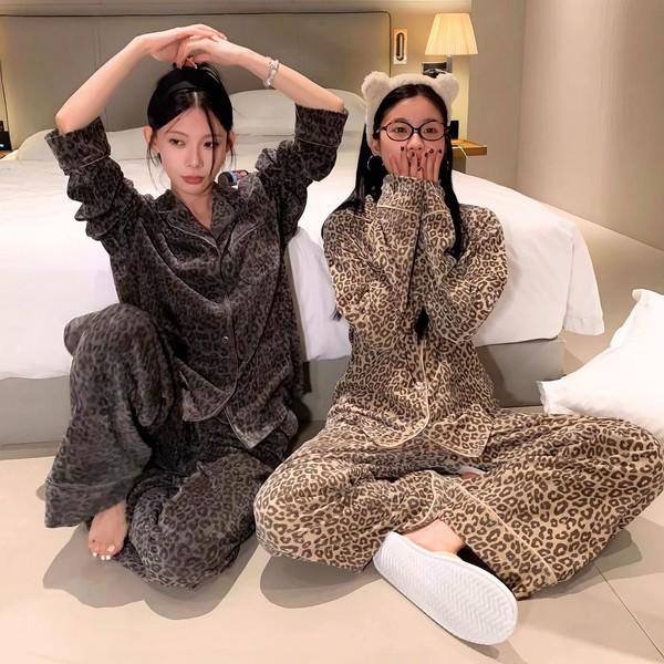 Silk Velvet Leopard Pajama Set - 실크 벨벳 호피 파자마 세트(블랙 당일 출발⚡️ 토 오후 1시, 일 오전 9시 이전 주문🚀)