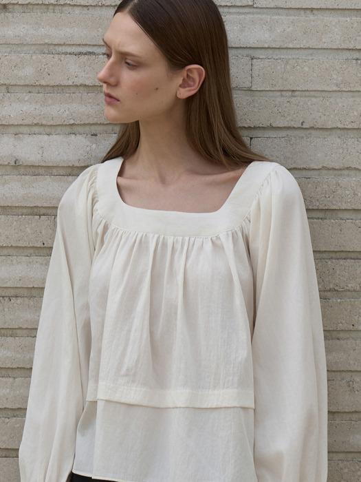 와이드 퍼프 스퀘어넥 블라우스 크림 L261