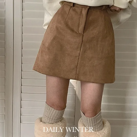 [데일리윈터❄︎] 블러 스웨이드 핀턱 A라인 미니 스커트