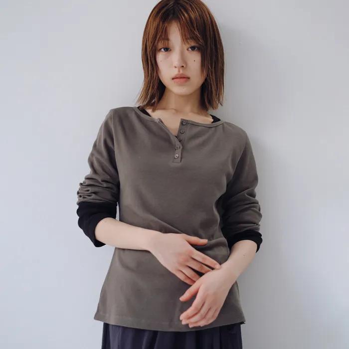 HENLEY NECK BUTTON LONG SLEEVE, KHAKI