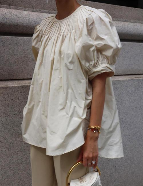 디에 래글런 플리츠 베이비퍼프 탑