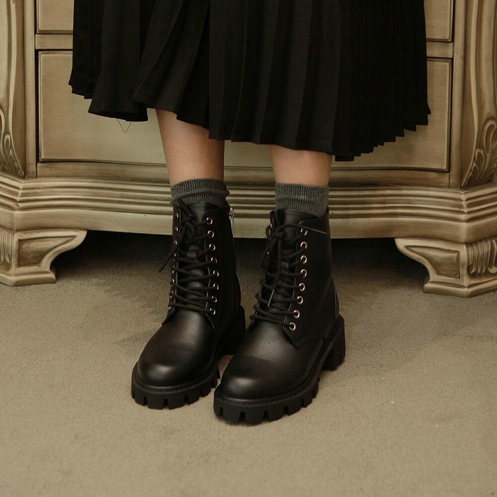 19B508 black walker