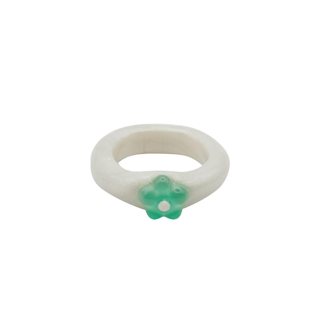 bud crest ring-white