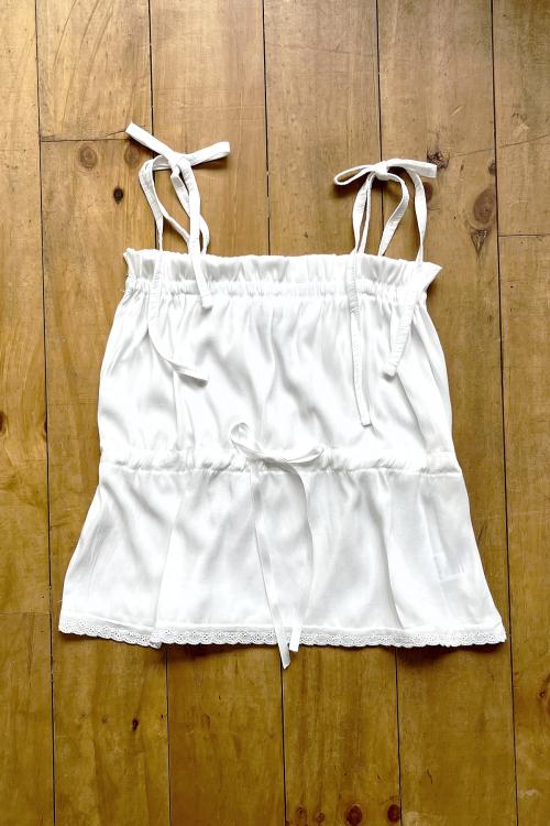 LOVELY RIBBON SLEEVELESS-WHITE